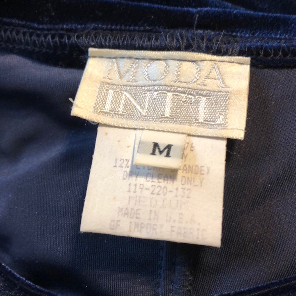 Women’s midnight blue velvet dress